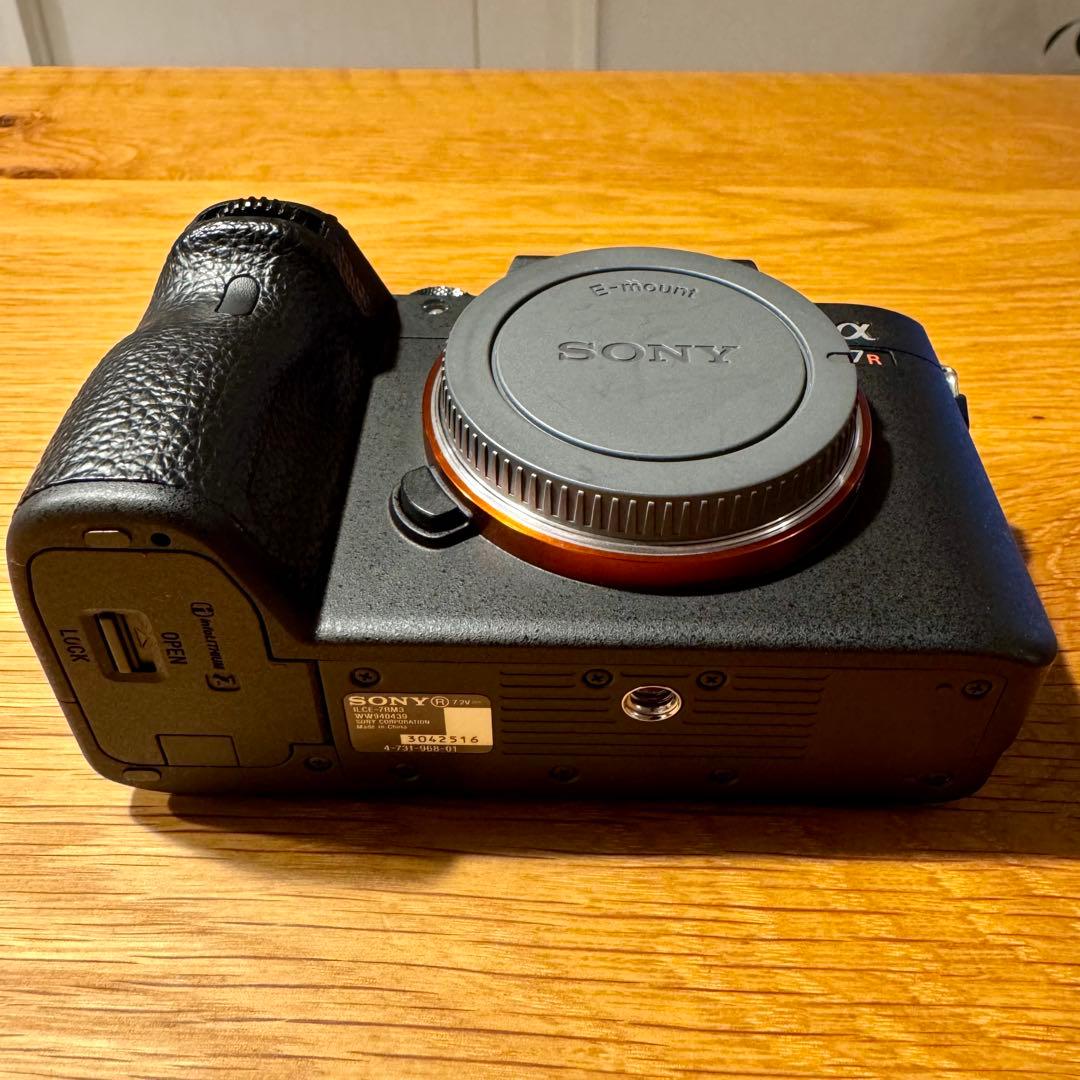 【美品／シャッター数 5,921枚】SONY α7RⅢ ボディILCE-7RM3