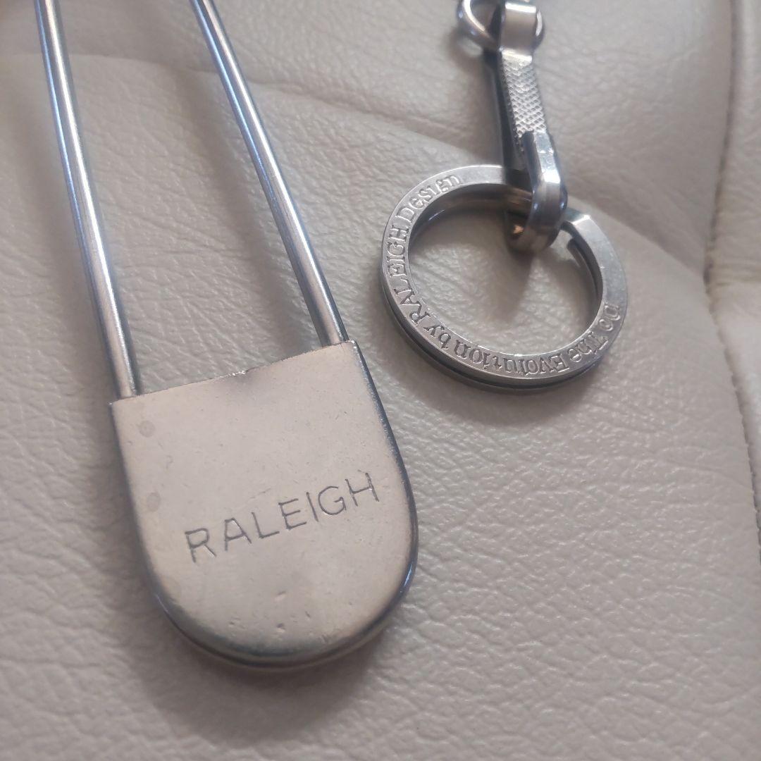 RALEIGH・安全ピン型ウォレットチェーン
