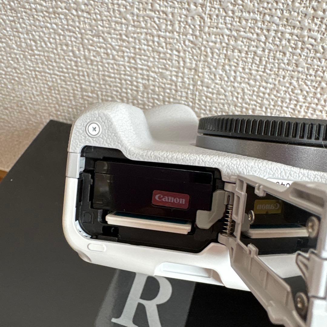 Canon EOS ホワイト ミラーレスカメラ