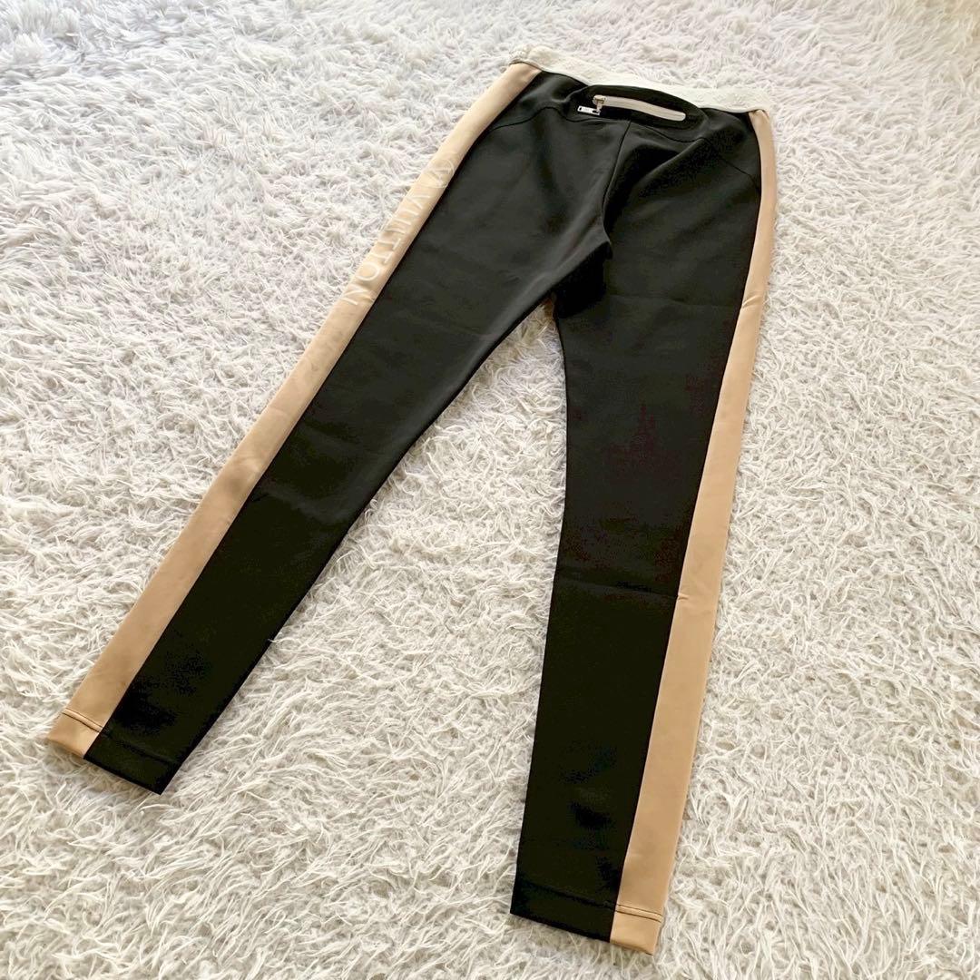 ルイヴィトン　ヴィタミンズ　シャイニー　レギンスパンツ　モノグラム　サイドライン