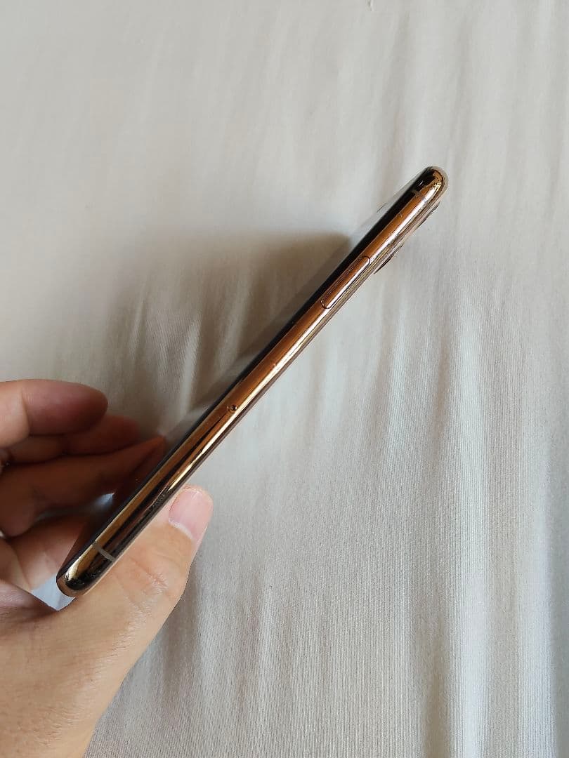 【中古美品】Apple iPhone 11 Pro ゴールド