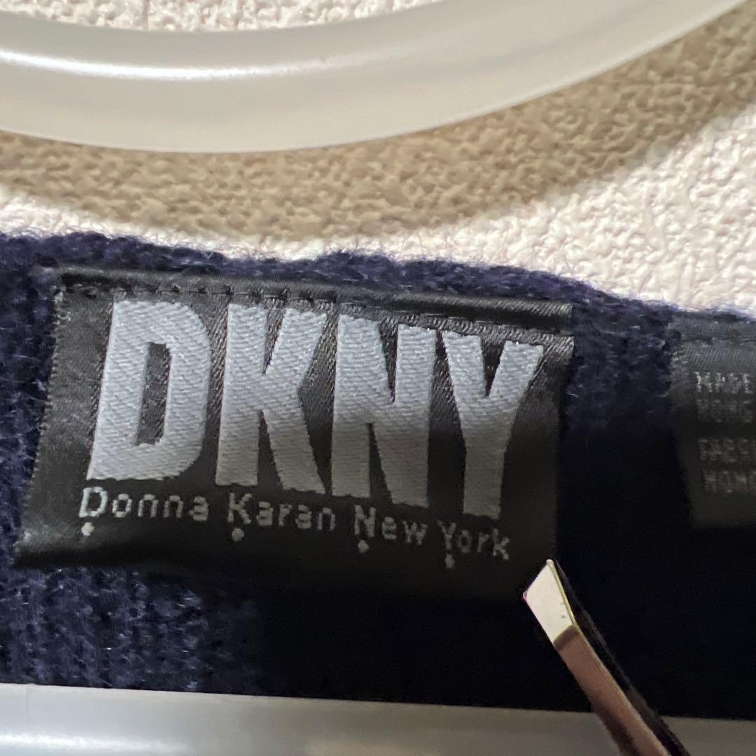 マ*ー様 希少　ダナキャランニューヨーク　DKNY 濃紺 Vネックモヘアセーター