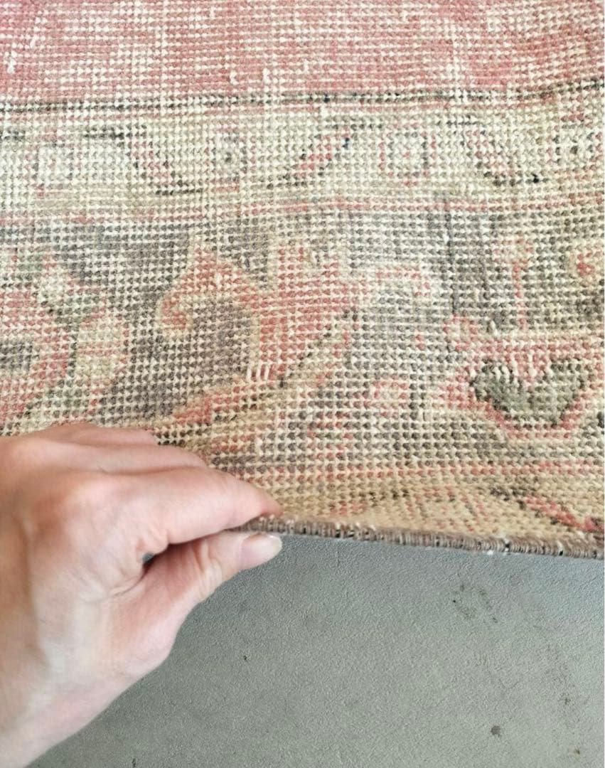 m*i様 パステルローズピンクとペールグレーのヴィンテージラグ　No564