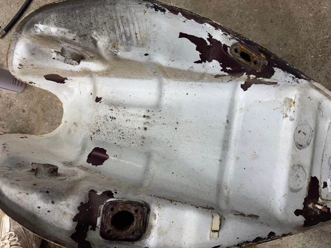 ゼファー400 外装セット！タンク錆薄！テールランプ付き