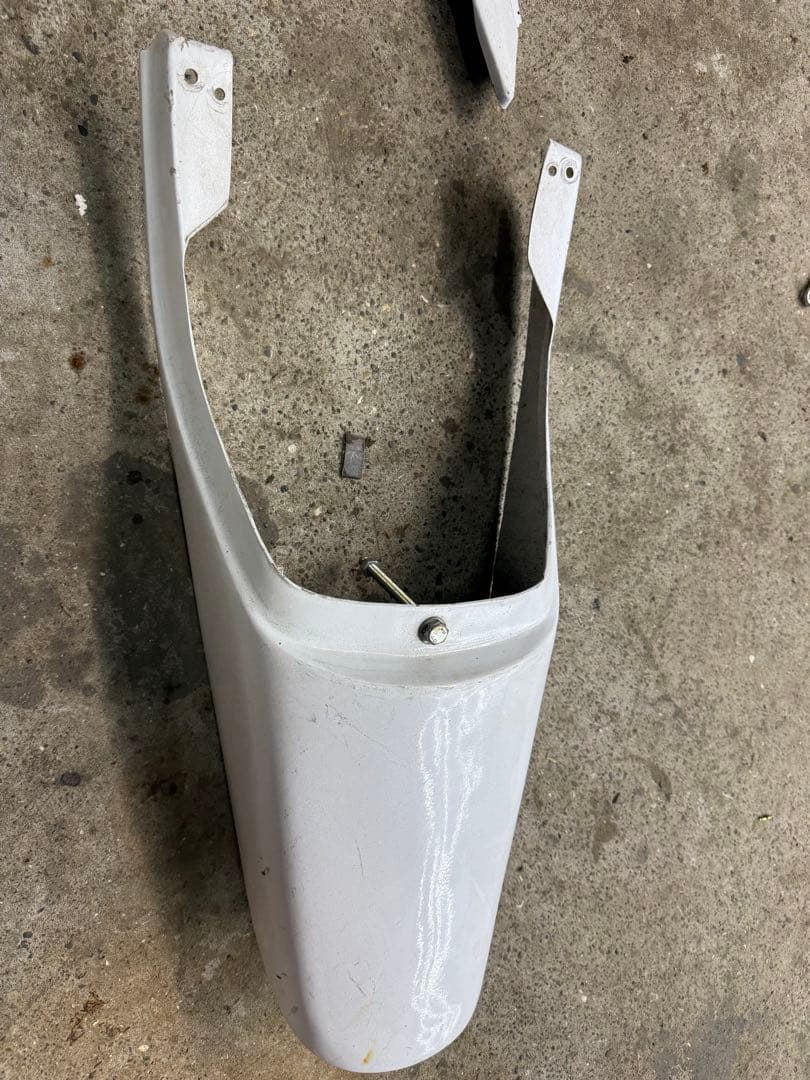 ゼファー400 外装セット！タンク錆薄！テールランプ付き