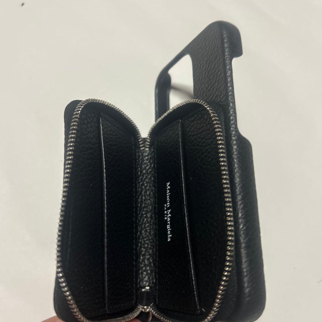 Margiela ★ ラウンドジップ式ポケットiPhone14 PROカバー
