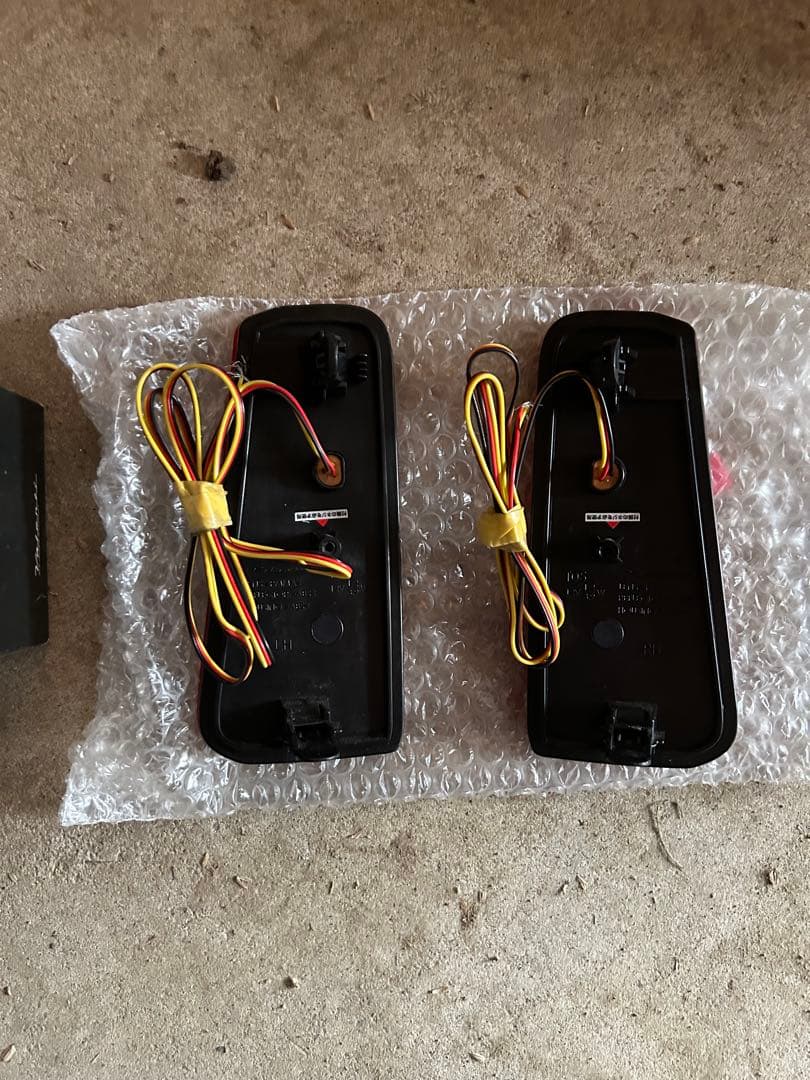 ゆうや様　ヴァレンティトヨタ アルファード LEDリアバンパーリフレクター