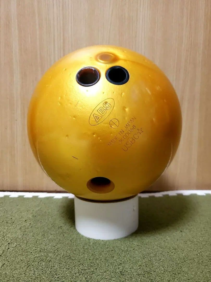 アキュスペアゴールド ボウリングボール ABS製 日本製　15ポンド