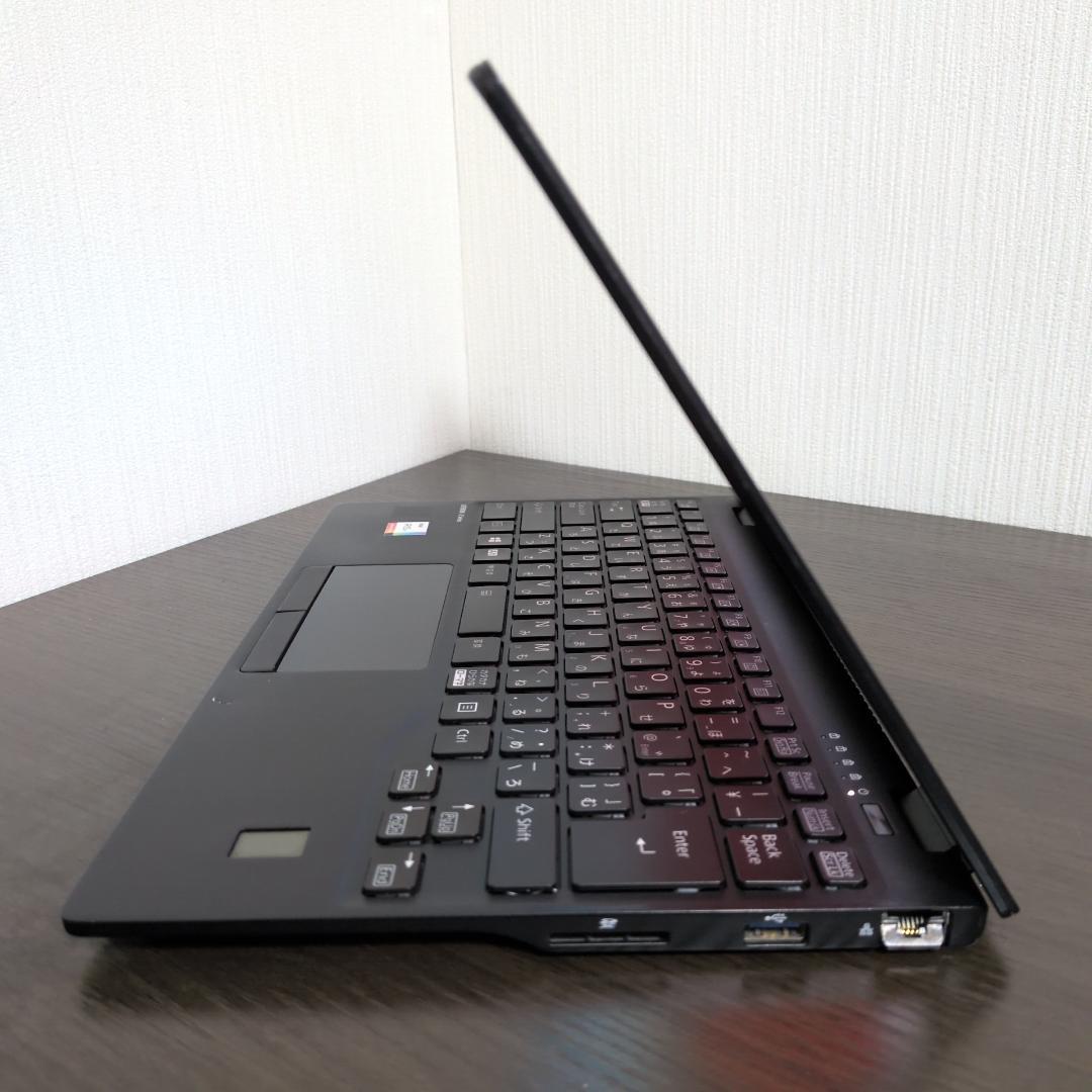 【第１１世代Corei7：薄型モバイル】富士通／U9311F／16G／512G