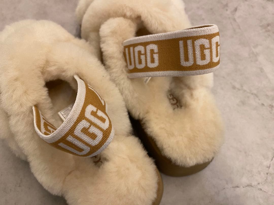 美品　希少　UGG W DISCO CROSS SLIDE アグ ボアサンダル