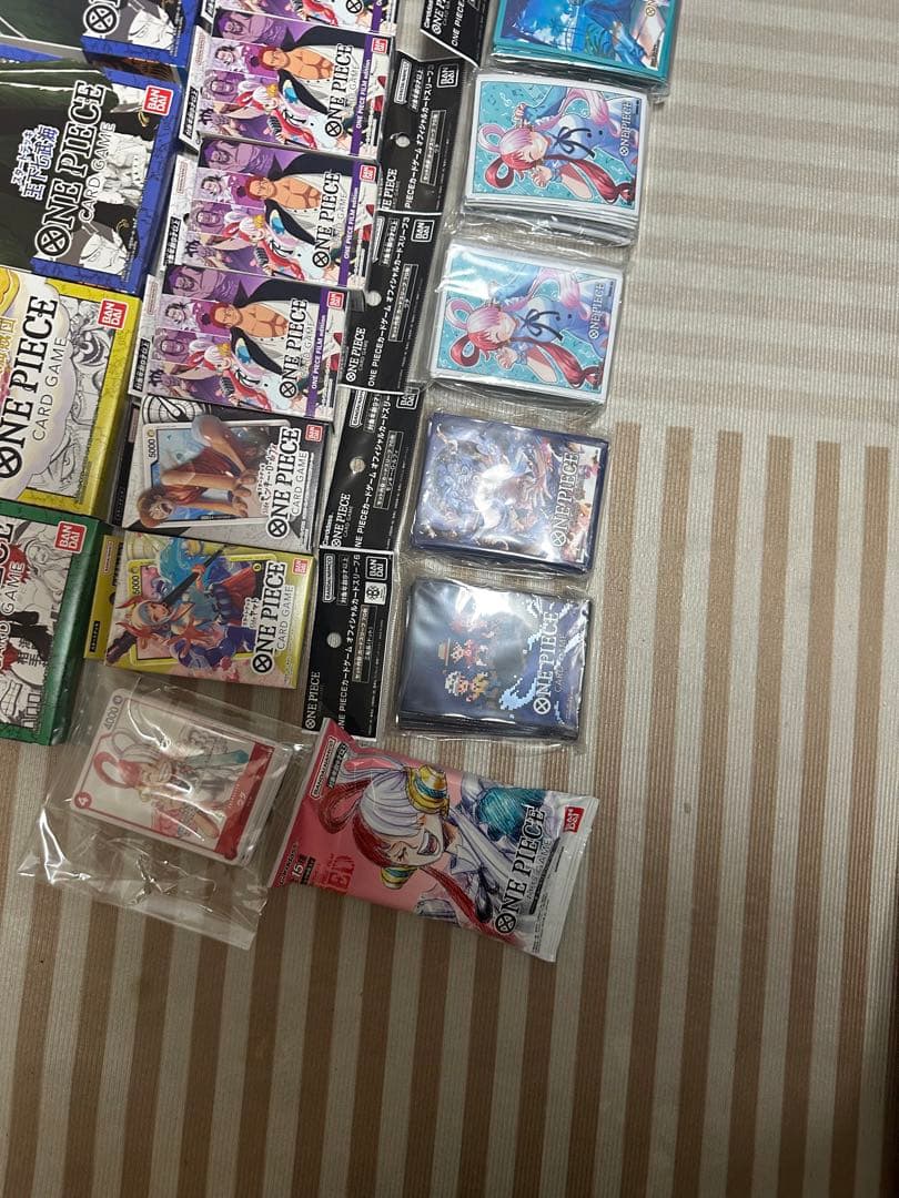 ONE PIECEカードゲーム まとめ売り です。