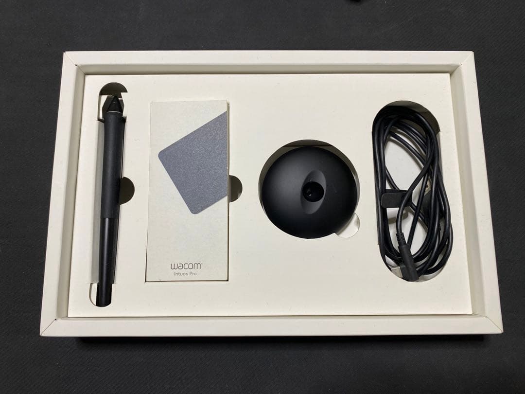 Wacom Intuos Pro PTH-460/K0-DB ワコム　ペンタブ