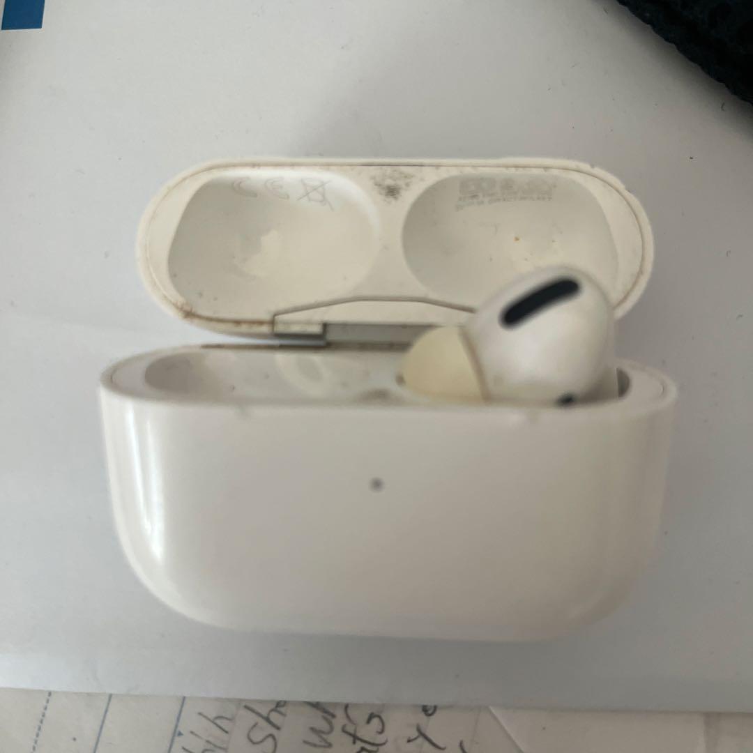 エアポッツ充電ケースと片耳のみ