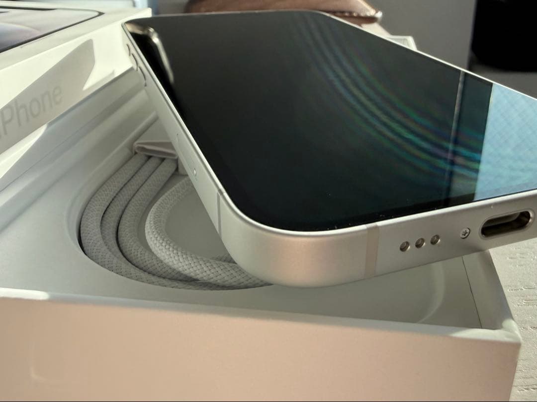 iPhone 16e 256GB ホワイト SIMフリー