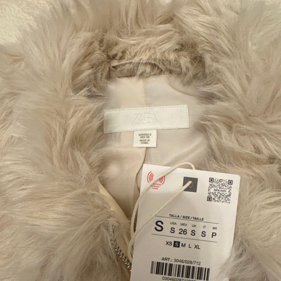 新品☆ZARA フェイクファーボンバージャケット Sサイズ　エクリュ　ザラ