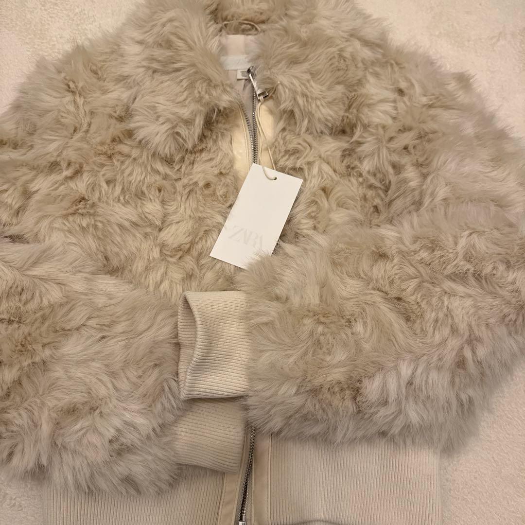 新品☆ZARA フェイクファーボンバージャケット Sサイズ　エクリュ　ザラ