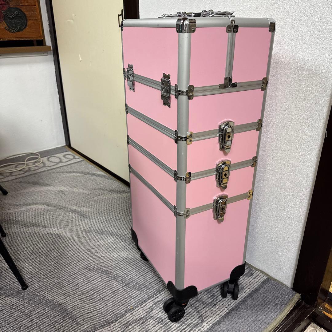 ネイル、メイク、キャスター付きケース