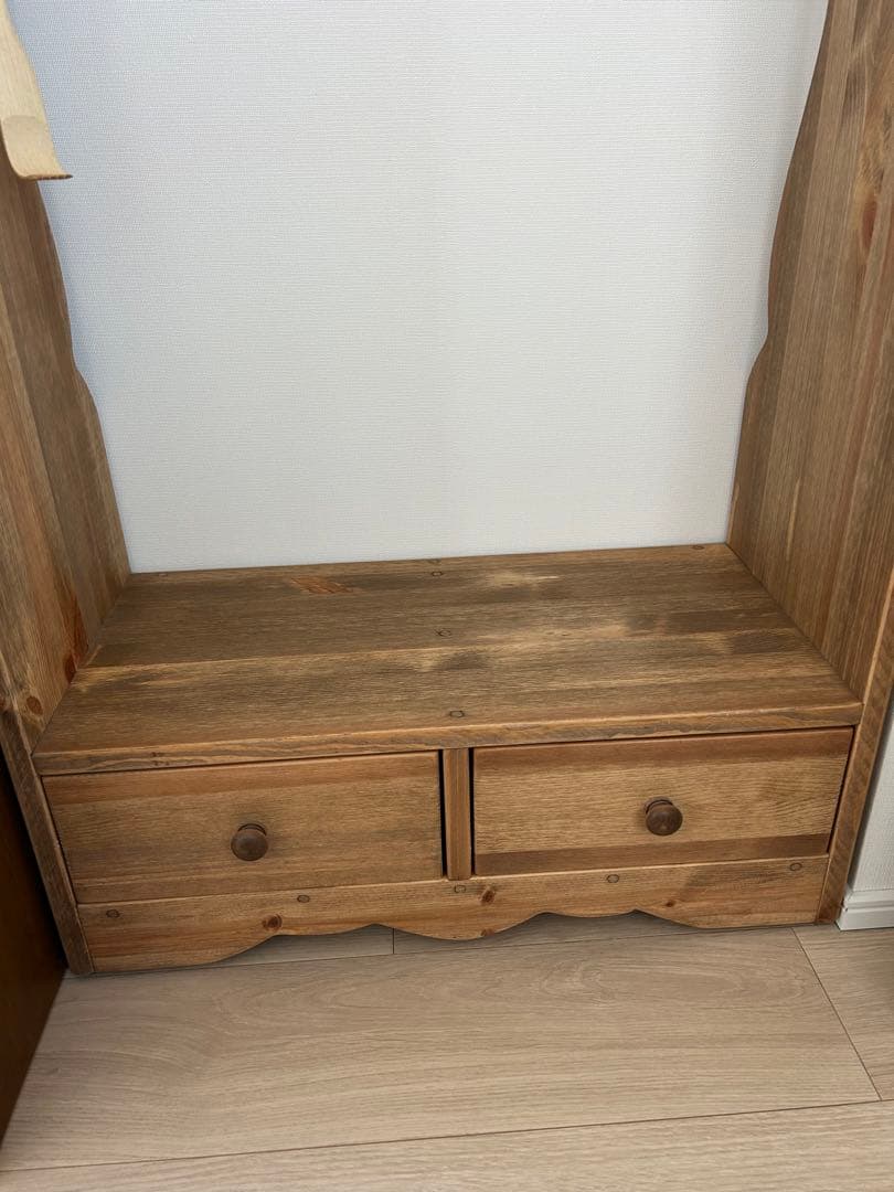 tmhp　ハート型クリ抜き木製ハンガーラックキャスター付き