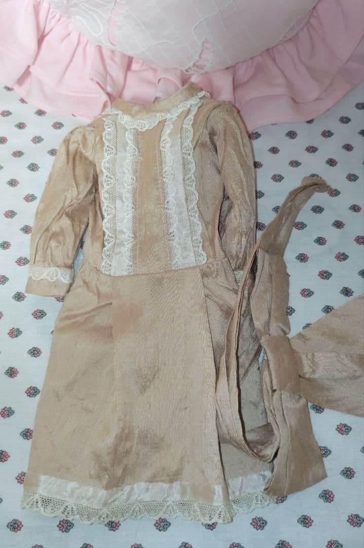 海外作家様ビスクドール約30センチ☆ボディは木製☆可愛いお顔です。