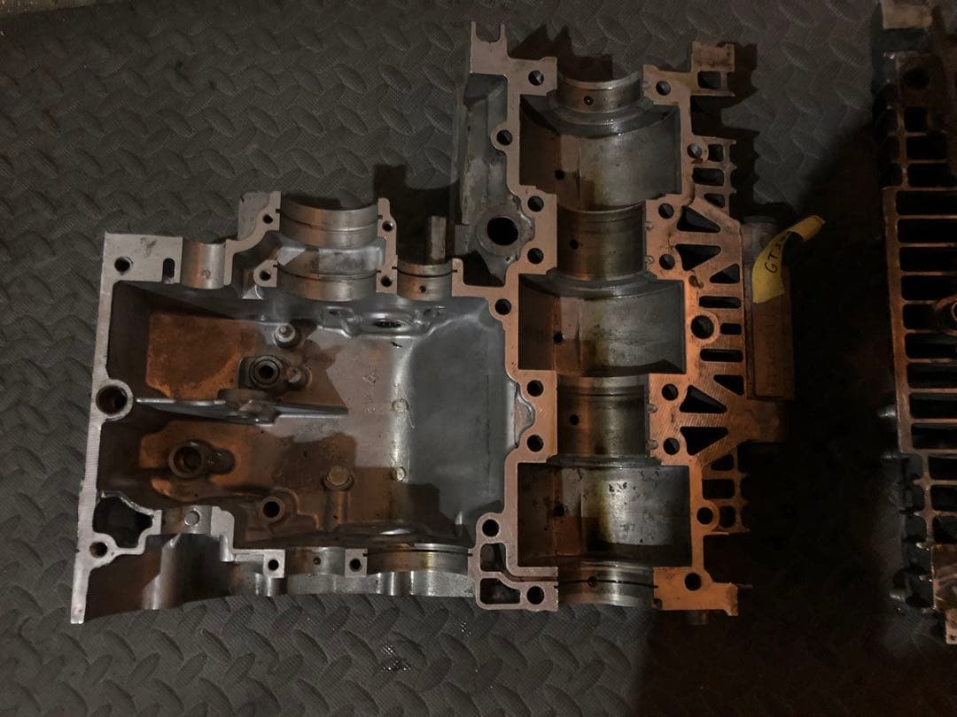 gt380 クランクケース