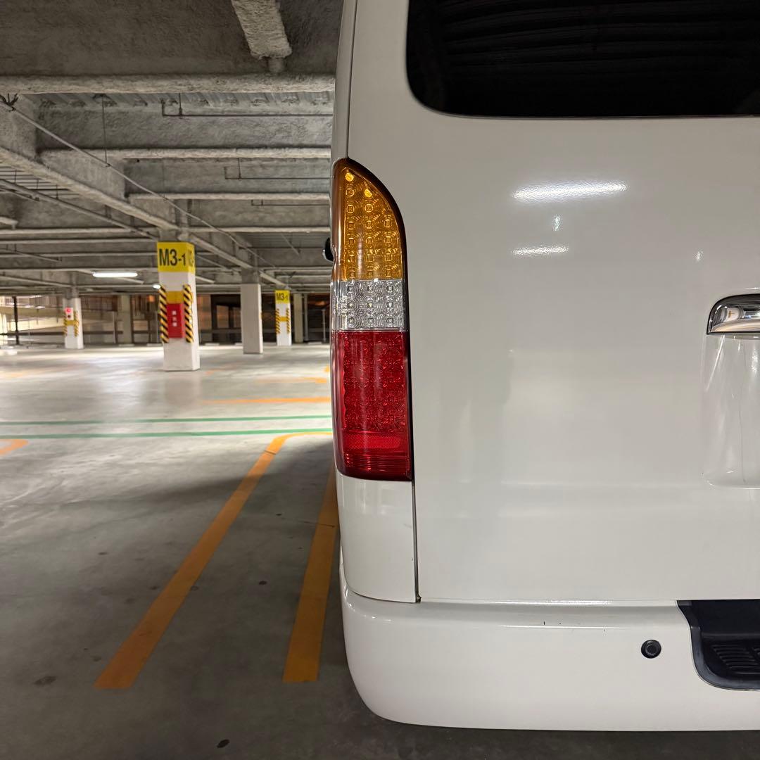 200系ハイエースレトロ風テールランプ