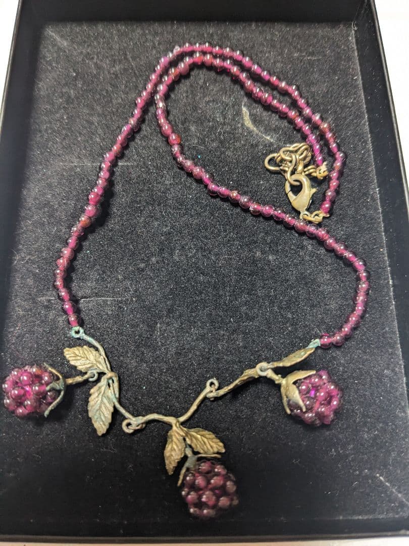 MICHAEL MICHAUD ラズベリー ネックレス