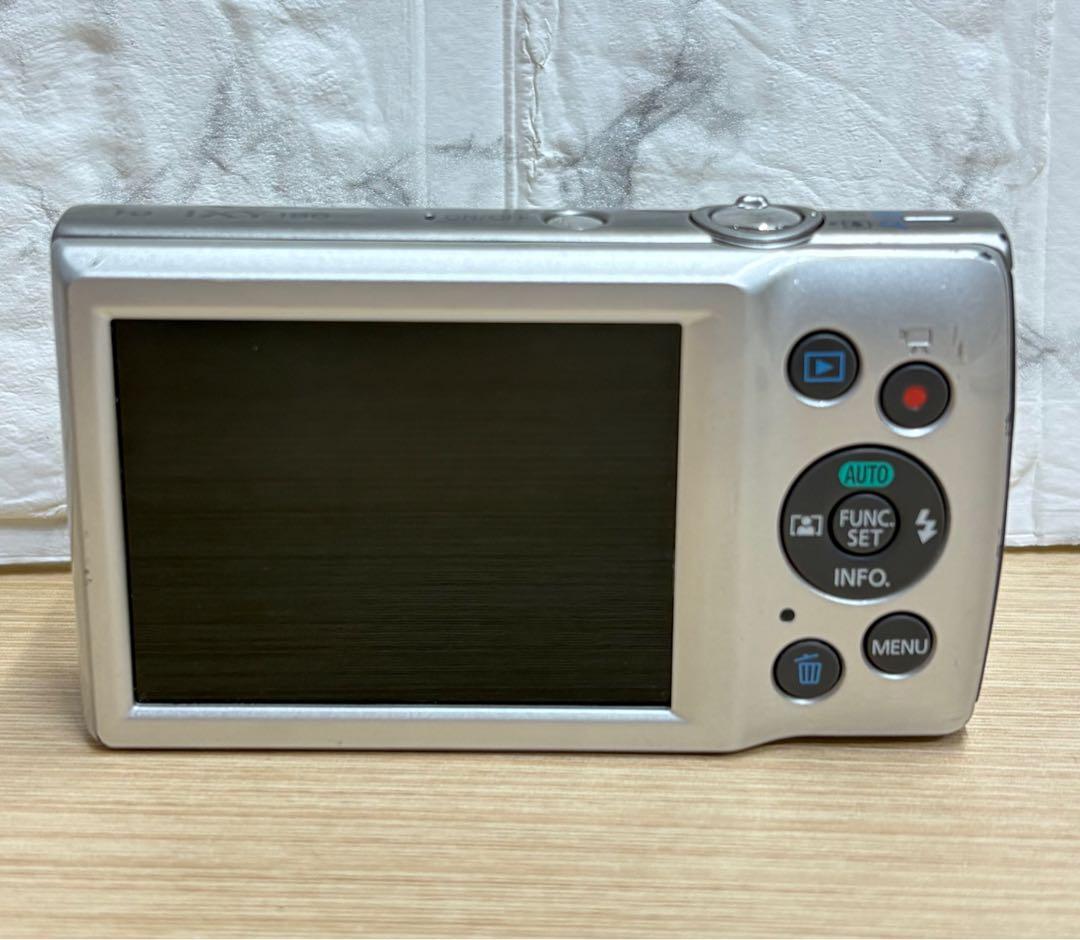 Canon キヤノン　IXY 180 PC2275 デジカメ　シルバー