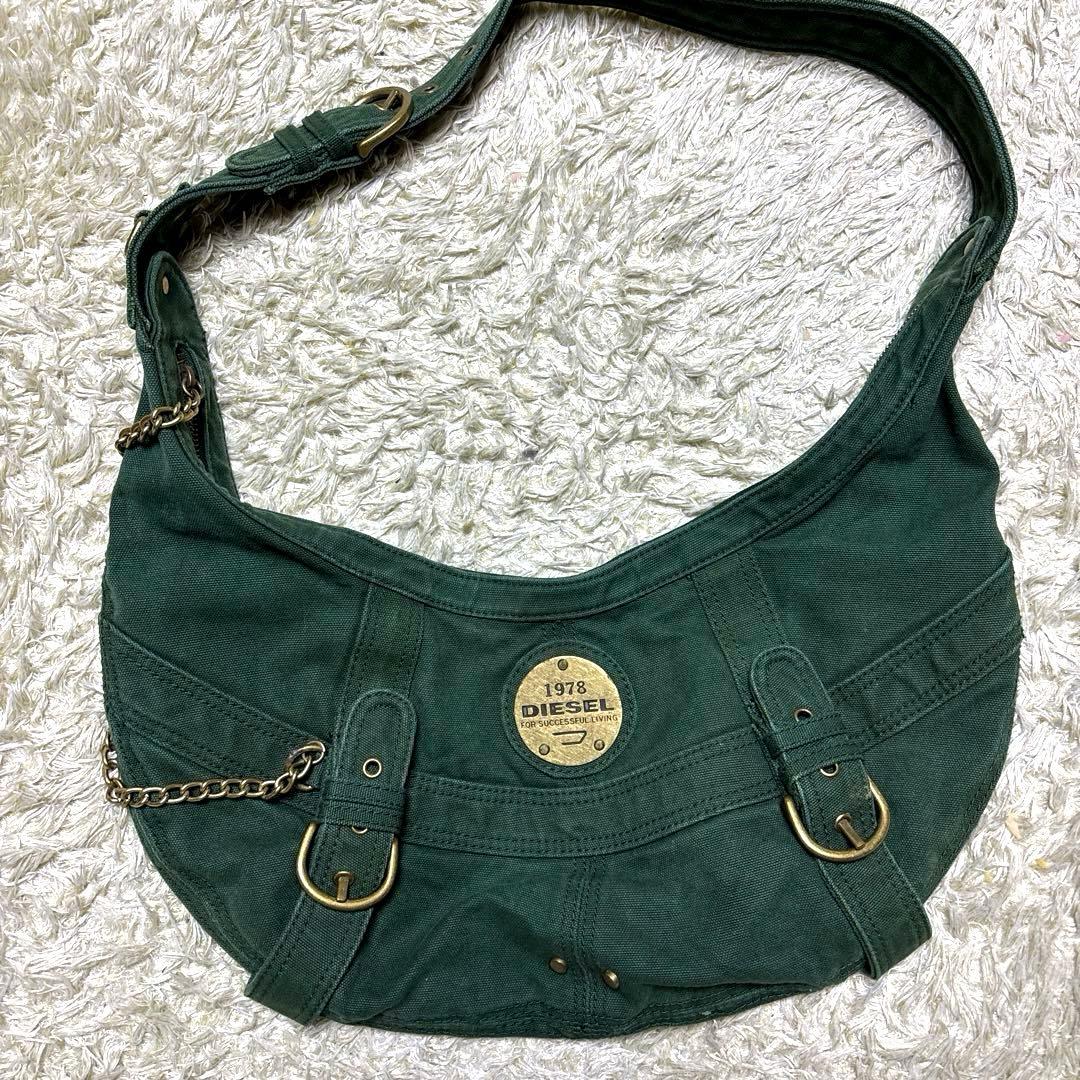 ディーゼル y2k 三日月 ワンショルダーバッグ ハーフムーン ロゴ金具 人気◎
