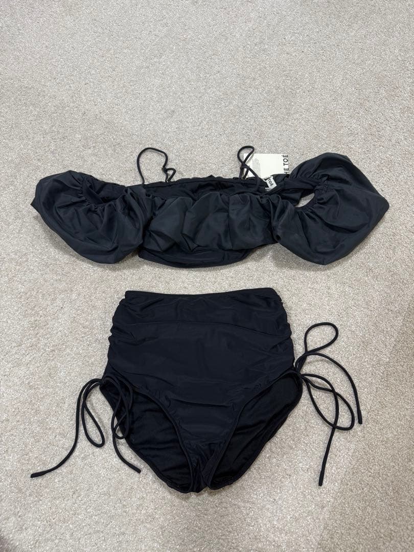 the toe/フリルデザイン ブラック セパレート水着