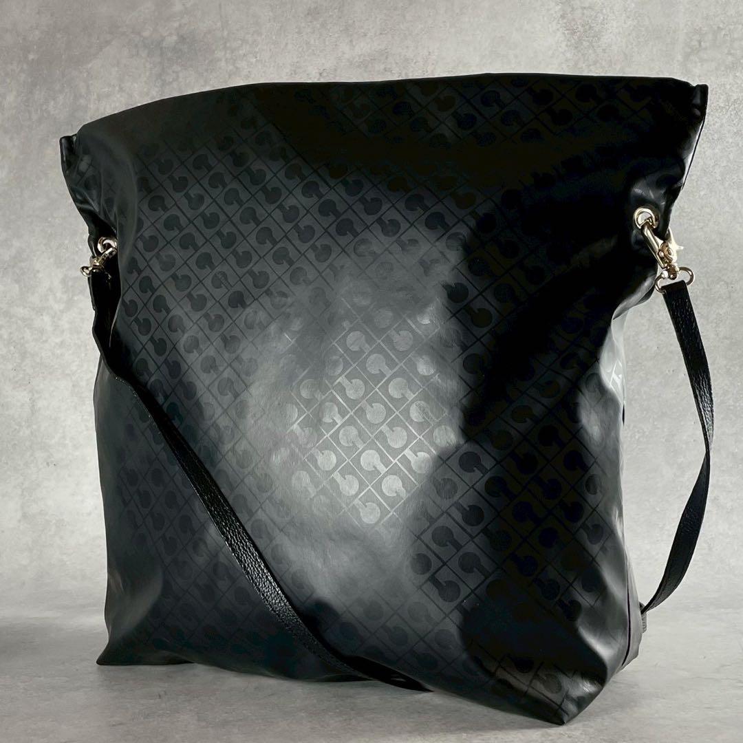 極美品　ゲラルディーニ　ソフティ　ブラック　ショルダーバッグ　斜め掛け　A4収納