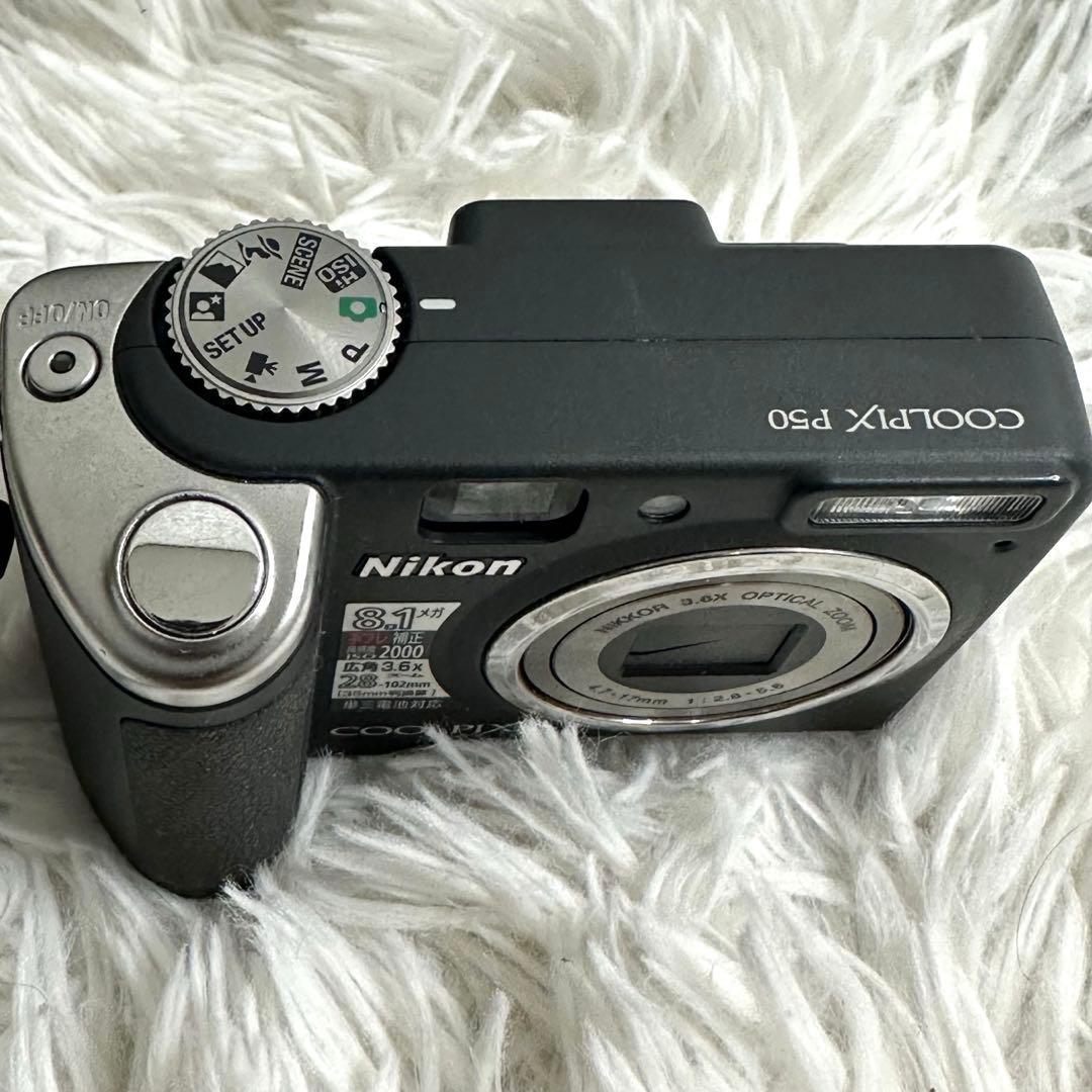 Nikon COOLPIX P50 8.1MP コンパクトデジタルカメラ