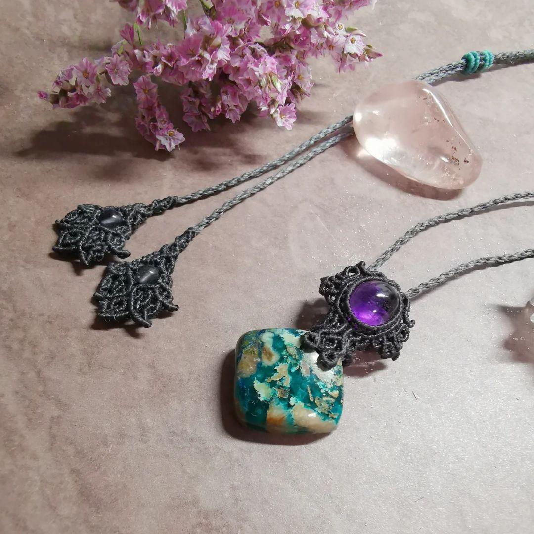 アメジストとシャッタカイトのマクラメネックレス