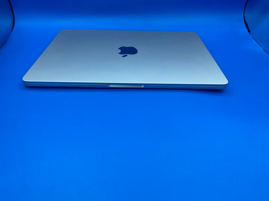 MacBook Air M2 13.6インチ シルバー