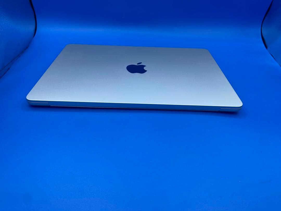 MacBook Air M2 13.6インチ シルバー