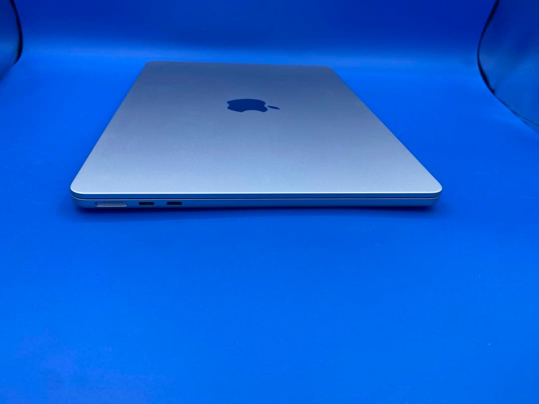MacBook Air M2 13.6インチ シルバー