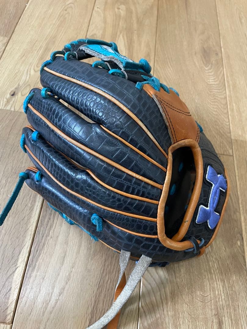 Under Armour アンダーアーマー グローブ　クロコダイル