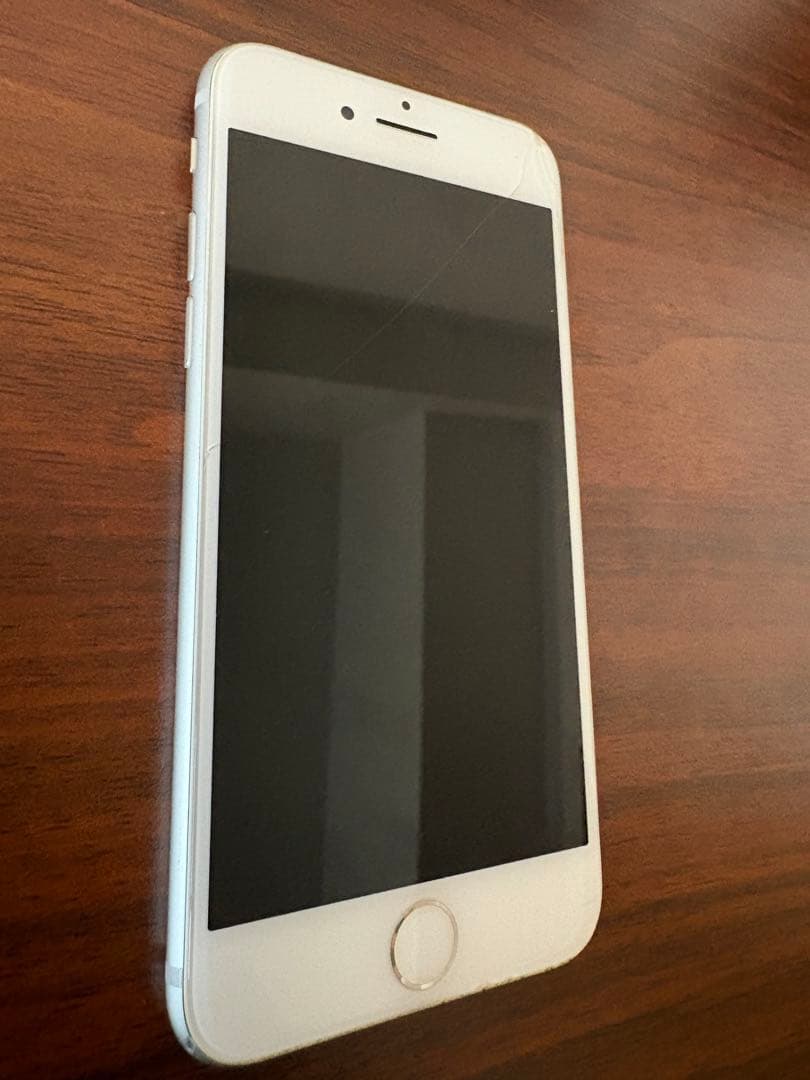 Apple iPhone 8 64GBシルバー本体