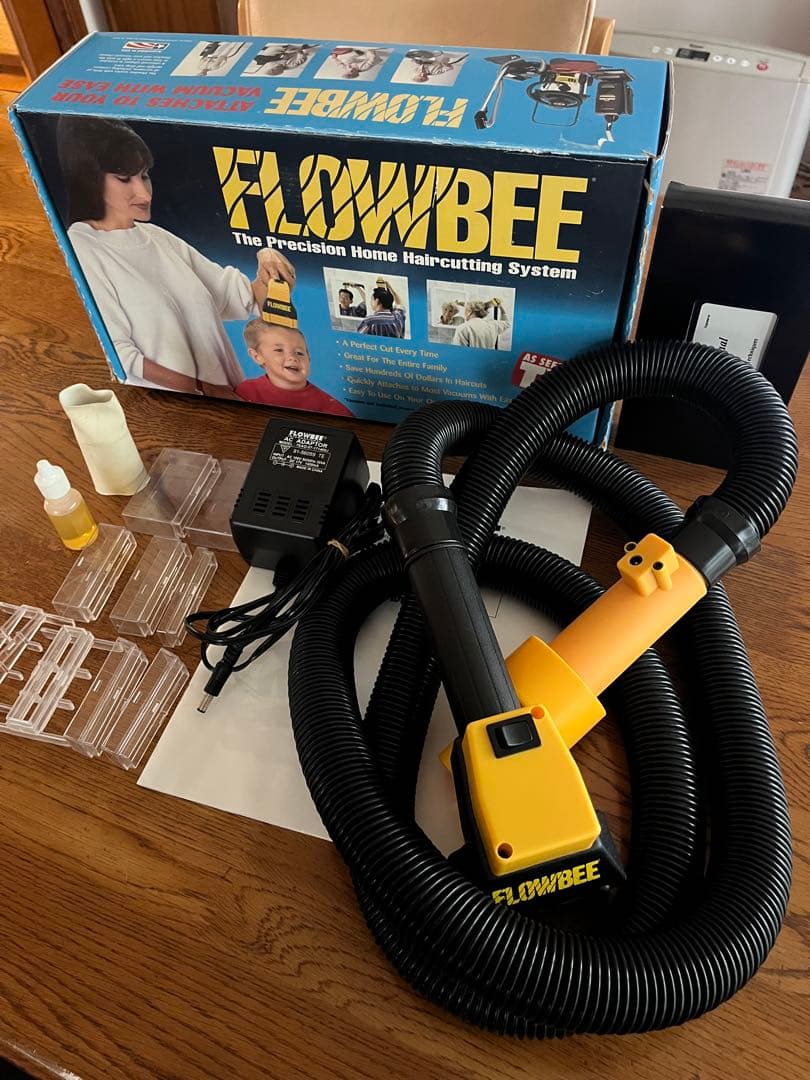 年末値引き！FLOWBEE フロービー　掃除機吸引式 電動バリカン