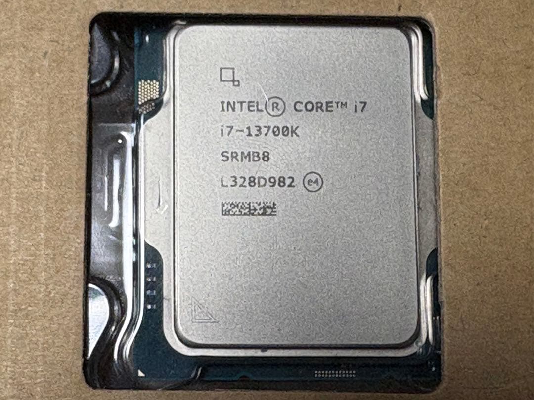 Intel Core i7-13700K CPU + サーマルグリース