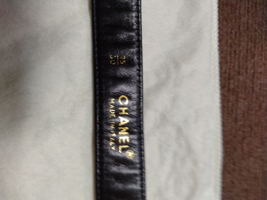 CHANEL ブラックレザー ボディバッグ