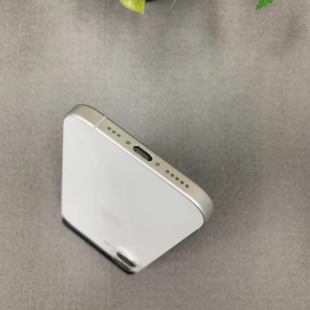 バッテリー 99% iPhone 16 128GB ホワイト 国内版SIMフリー