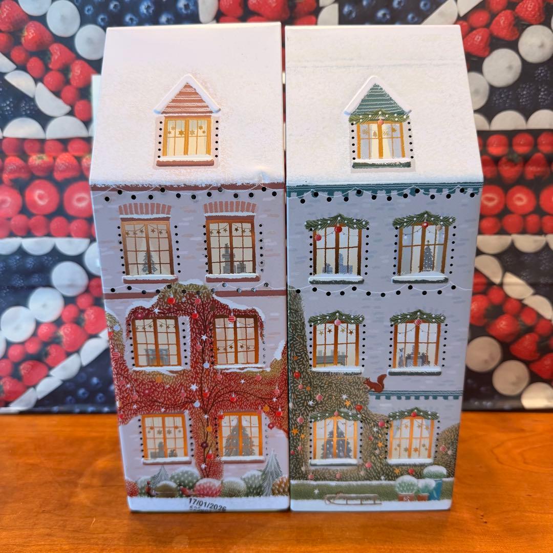 15 M&S クリスマス限定 ヴィーガン　グルテンフリー　ライトアップ缶