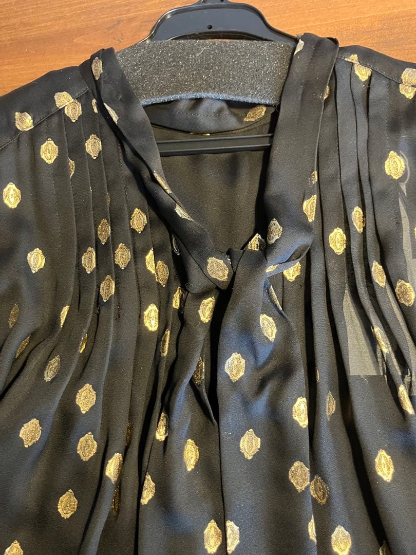 グレースコンチネンタルボウタイブラウス金箔ラメプリント新品未使用GRACE