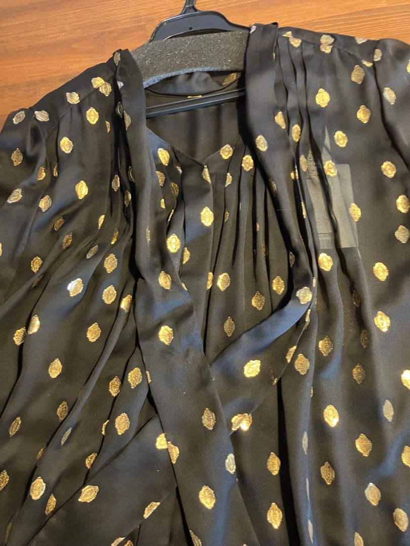 グレースコンチネンタルボウタイブラウス金箔ラメプリント新品未使用GRACE