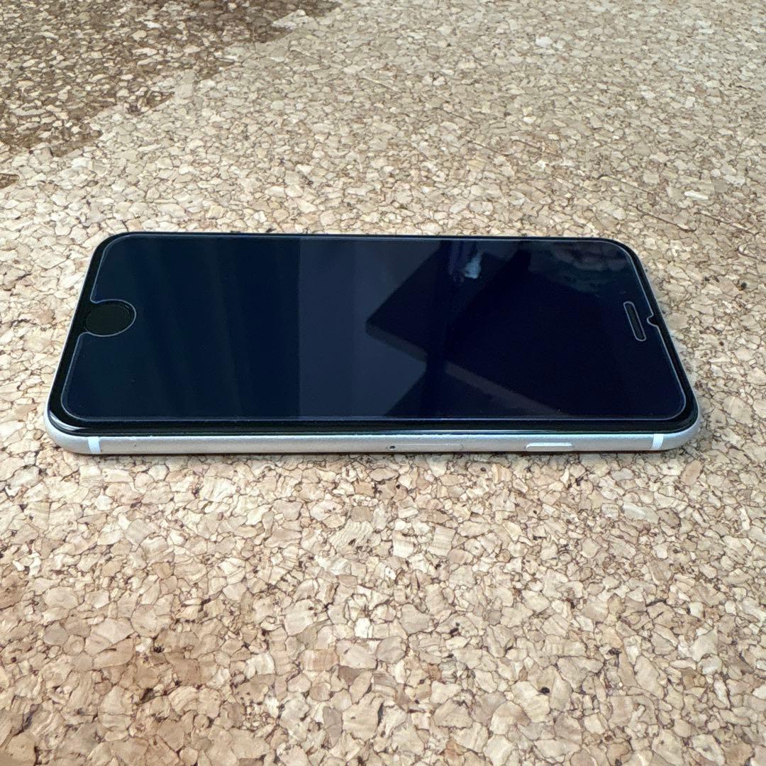 iPhone SE 第2世代 (SE2) ホワイトsimフリー　64GB