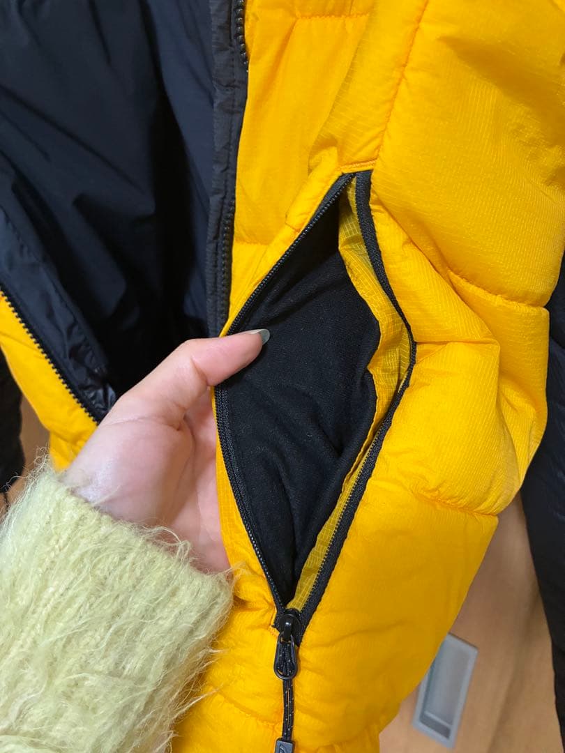 THE NORTH FACE フード付きダウンジャケット 黒/黄色