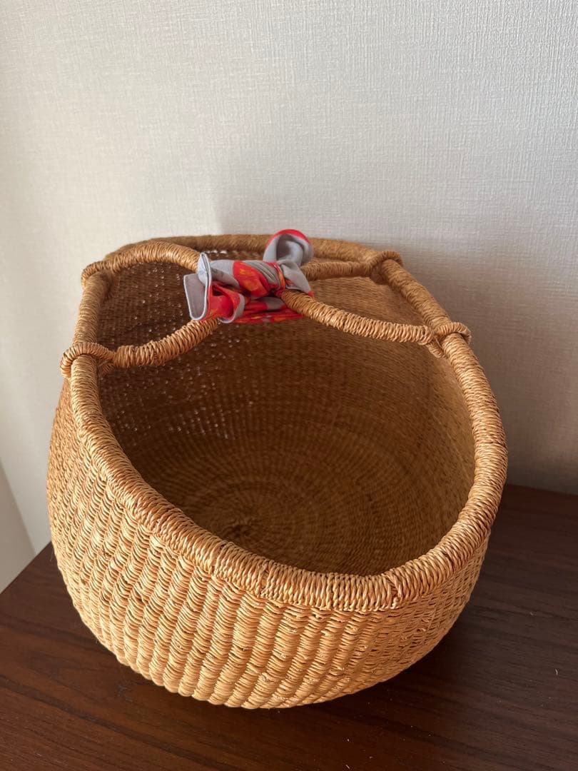 ✴️美品✴️アフリカ 手編み ラフィアかご 大型収納　バスケット　カゴアミドリ購入