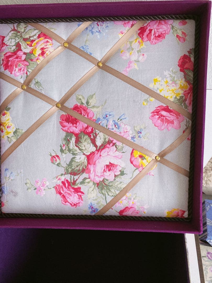 大きなボックス、ローラアシュレイ、カルトナージュ