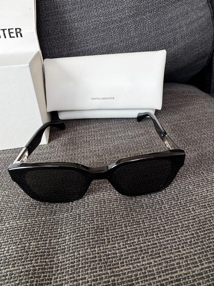 GENTLE MONSTER ブラックサングラス
