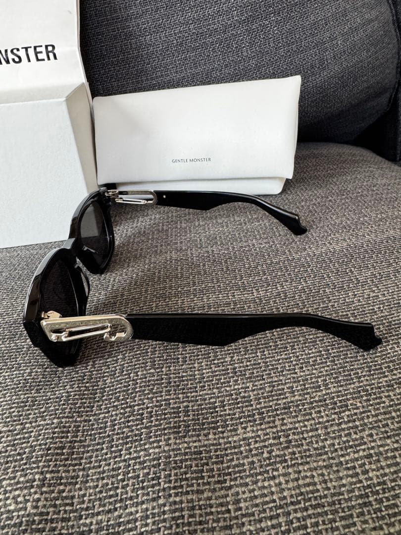 GENTLE MONSTER ブラックサングラス